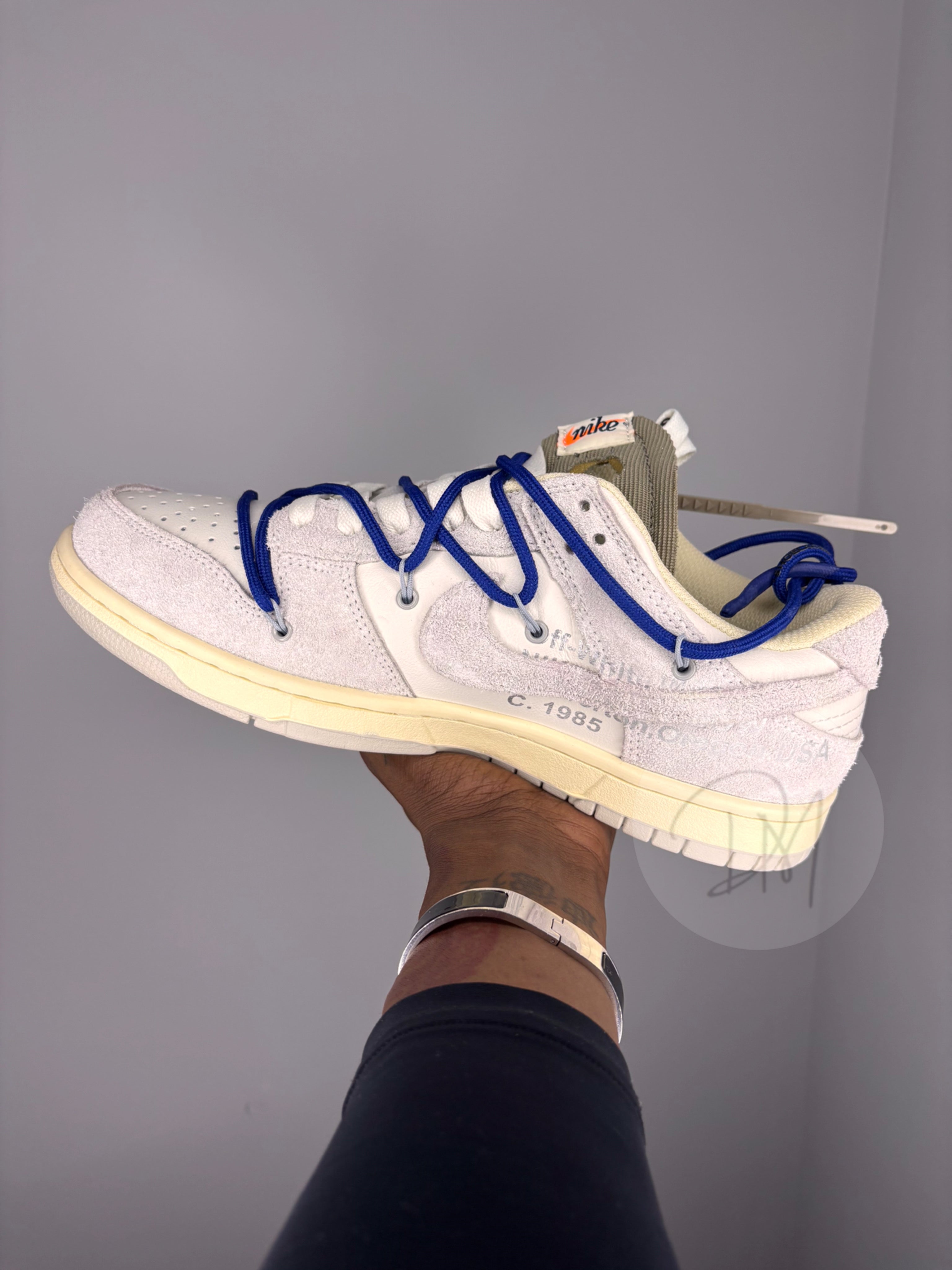 OFF-W NIKE'S