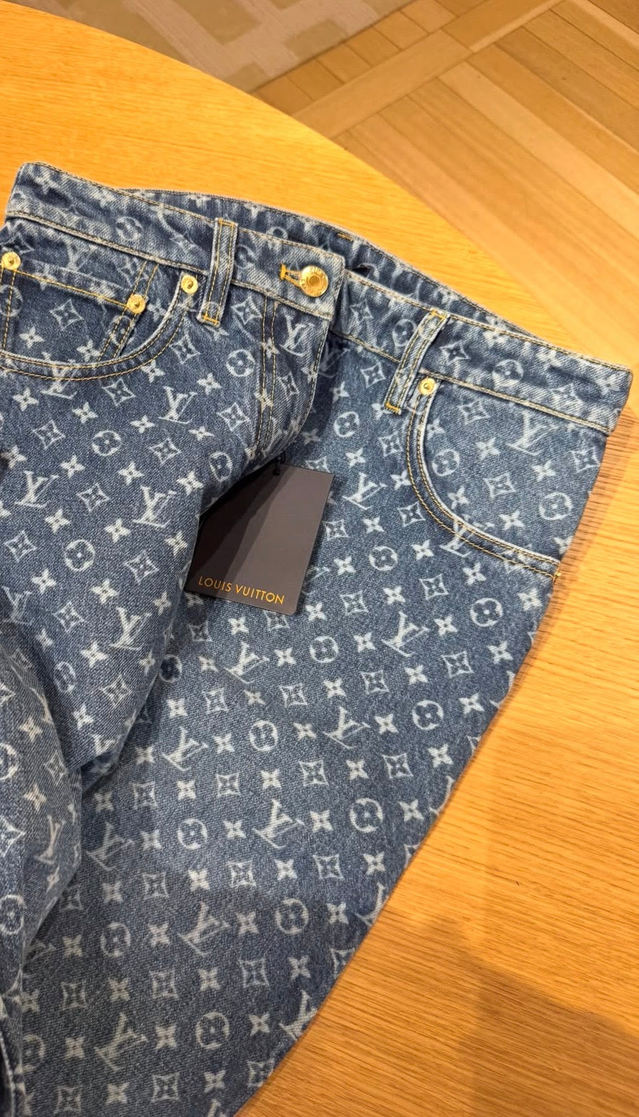 L.V BAGGY JEAN'S