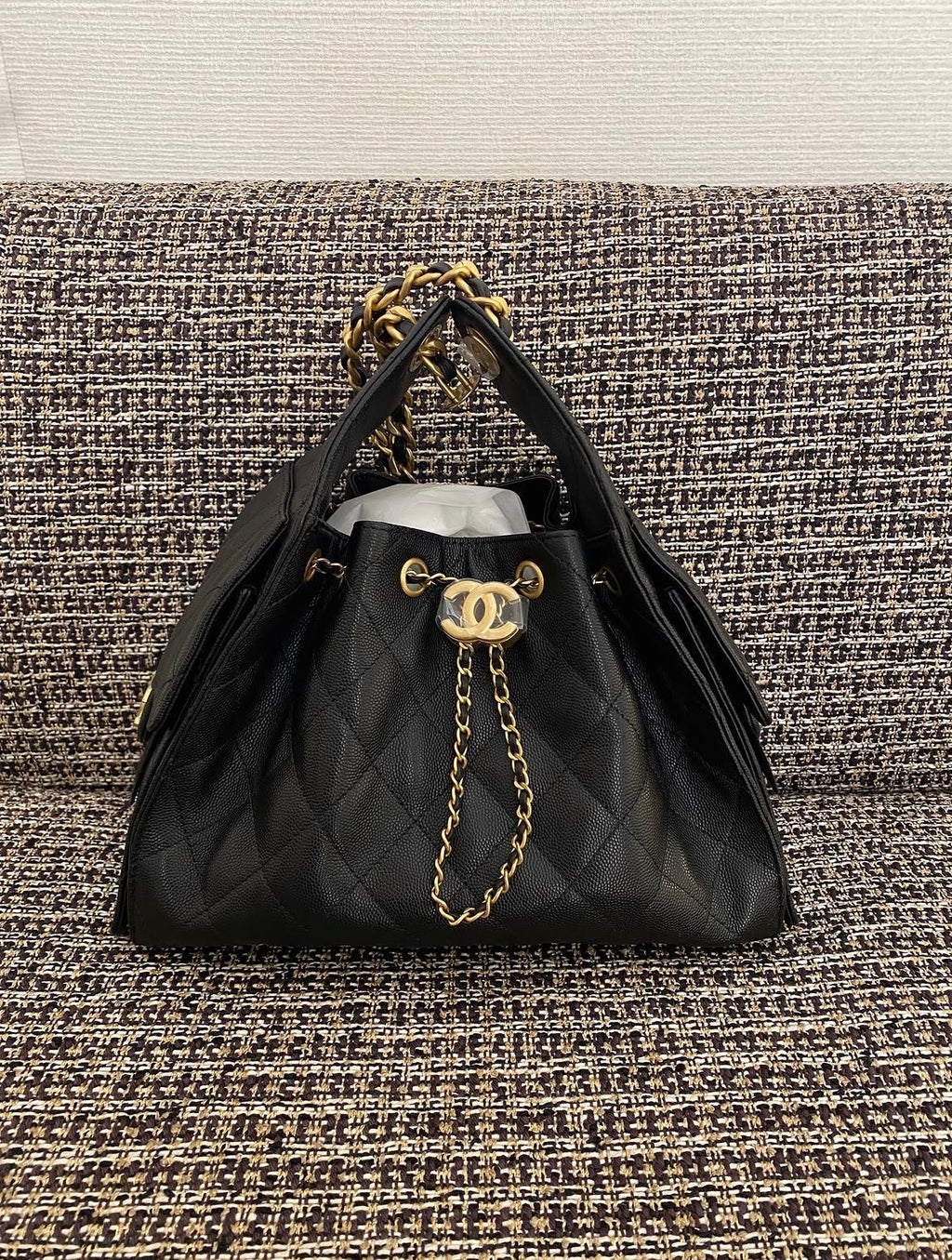 BLACK C.C BUCKET BAG