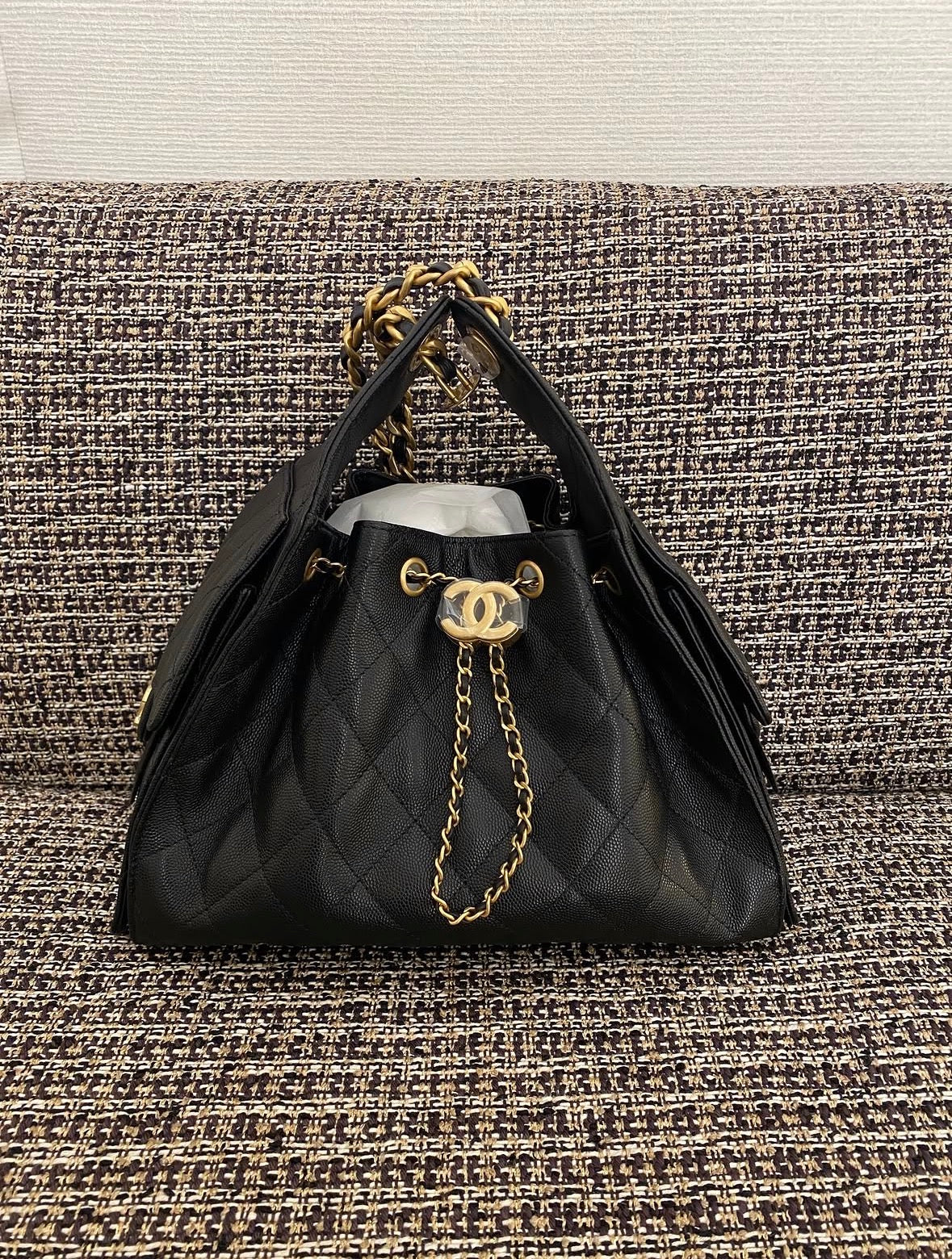BLACK C.C BUCKET BAG