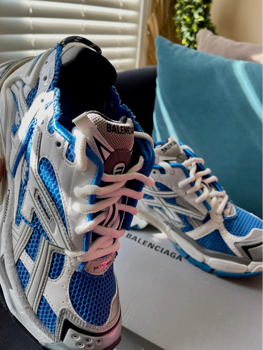 BLUE TRACK RUNNER'S