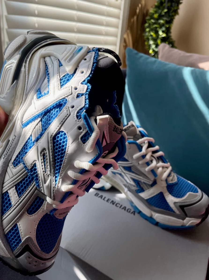 BLUE TRACK RUNNER'S