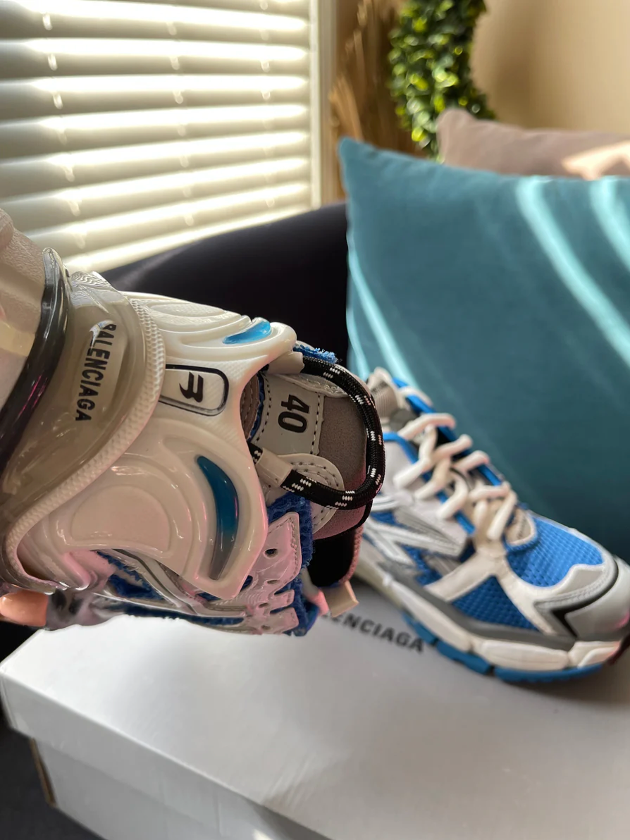 BLUE TRACK RUNNER'S